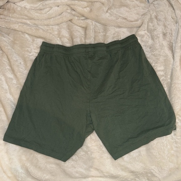 PRIMARK Army green shorts - Picture 2 of 5